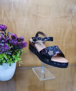 LADIES SANDALS
