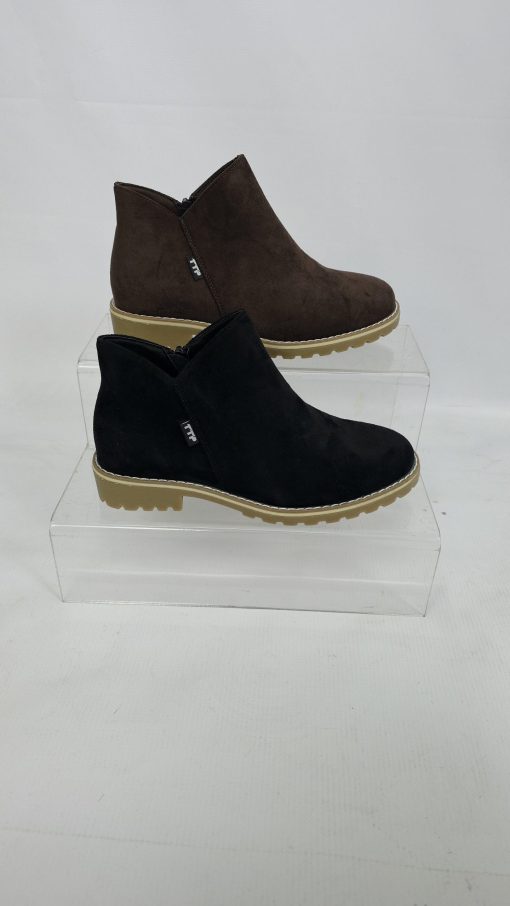LADIES BOOTS